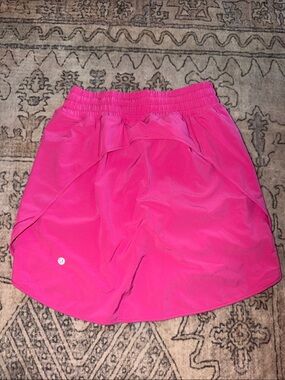 Lululemon Hotty Hot sonic pink skirt